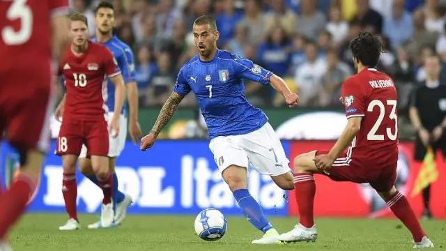 现出更大的 现出更大的